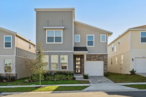 Exterior - Amazing 6Bed Home in Solara, Fun for All (Kissimmee)