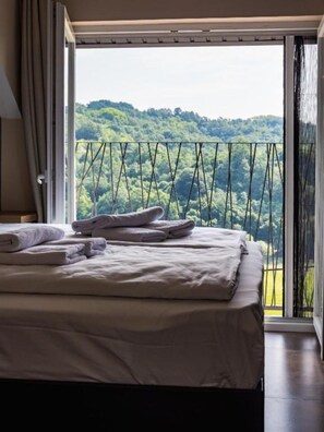 4 quartos, ferros/tábuas de passar roupa, Wi-Fi, roupa de cama