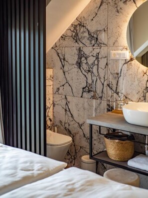 4 soverom, strykejern/-brett, wi-fi og sengetøy