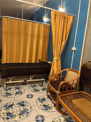 Couples treatment room(s), sauna, deep-tissue massages, Thai massages