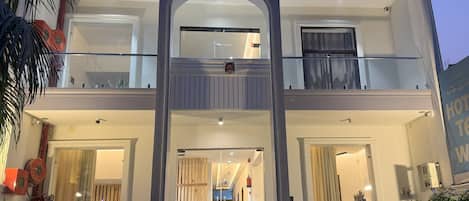 Front of property - evening/night