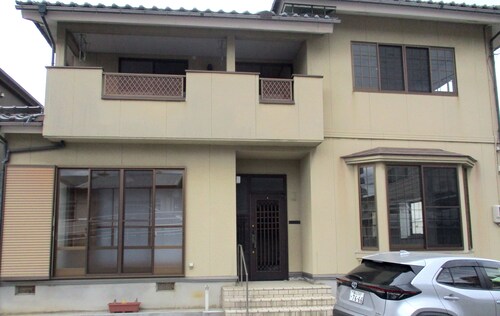 Private feel of villa life near the station! 8 minute walk from Toyama Station with 2 parking spaces 【Residence for private parties "Korere! Akae-tei"] *Please note the price.