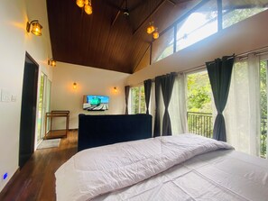 Romantic Cottage, Balcony, River View | 1 bedroom, laptop workspace, soundproofing, free WiFi - SR Villa - Serenity Riverside (Vythiri)