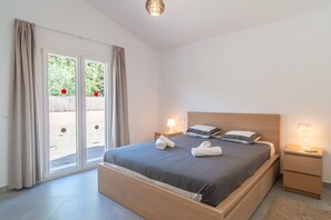 4 bedrooms, in-room safe, iron/ironing board, free WiFi - Canya Vera 8 people with pool wifi quiet area (Sa Pobla)