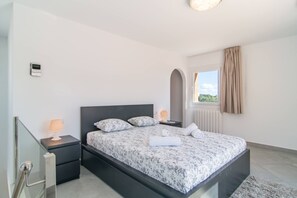 4 habitaciones y caja de seguridad en la habitación 