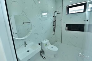 Deluxe Villa, 4 Bedrooms, Private Pool, Pool View | Bathroom