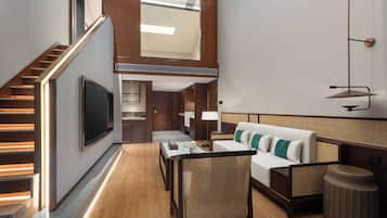 Family Suite, 1 King Bed, Non Smoking (Superior)