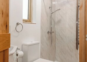 Bathroom - 2 bedroom accommodation in Oswestry (Oswestry)