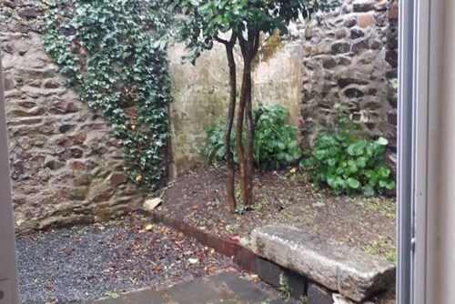 Renovated town house ideally located. 