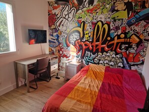 6 عدّة غرف نوم ومكتب ومكواة/لوح كي وواي فاي