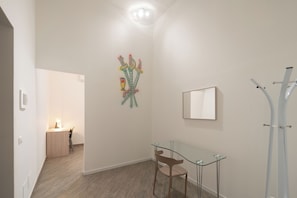 Deluxe Double Room | Desk, laptop workspace, free WiFi - Cortile dei Giusti Combo Guesthouse (Palermo)
