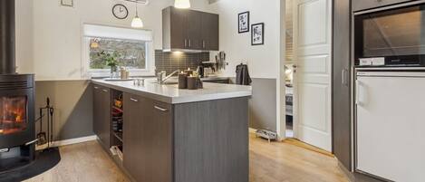 Réfrigérateur, micro-ondes, lave-vaisselle