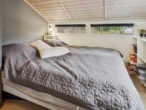 3 間睡房、上網