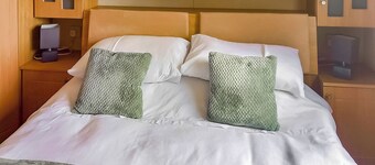 2 bedroom accommodation in Langworth
