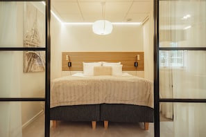 Suite – deluxe | Individuelt dekorert, skrivebord og skrivebord for bærbar PC