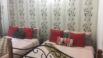 6 bedrooms, iron/ironing board, WiFi, bed sheets