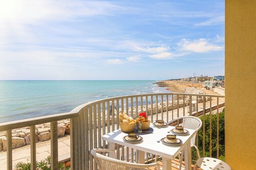 Perfect Sea View in the Heart of Caorle’s Center with Private Parking