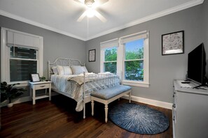 4 bedrooms, travel cot, free WiFi, bed sheets