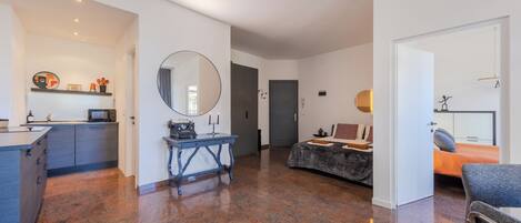 1 bedroom, in-room safe, iron/ironing board, free WiFi