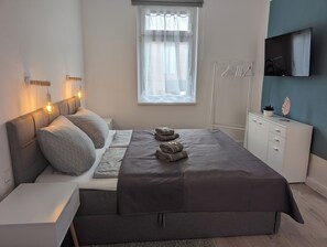 2 chambres, fer et planche à repasser, lit de bébé portatif, Wi-Fi