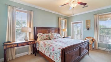 Casa com design assinado, 3 quartos, cozinha, ao lado da piscina | 3 quartos, individualmente decorados, individualmente mobiliados