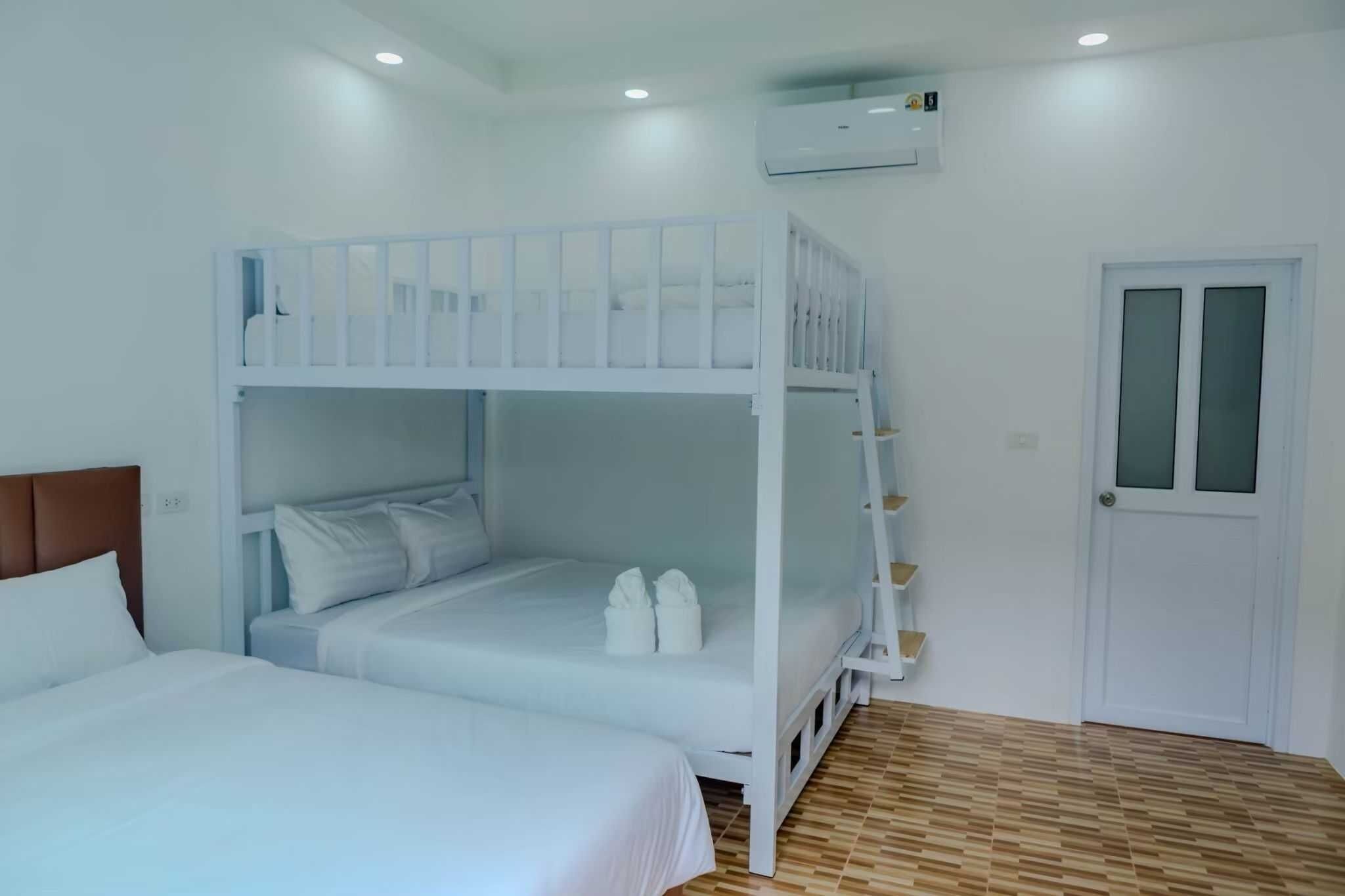 Perushuvila, 4 makuuhuonetta, yksityinen uima-allas, näköala uima-altaalle | 4 makuuhuonetta, ilmainen Wi-Fi, vuodevaatteet