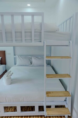 Villa – basic, 4 soverom, privat basseng, bassengutsikt | 4 soverom, wi-fi (inkludert) og sengetøy