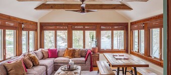 Lakeside Peninsula Escape