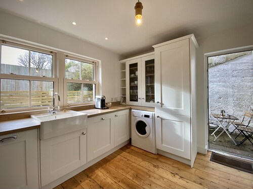 Cottage 478 - Clifden - sleeps 4 guests  in 2 bedrooms