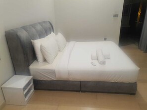 Luxury Penthouse, City View | 3 bedrooms, desk, laptop workspace, soundproofing - Star KLCC By B&B (Kuala Lumpur)