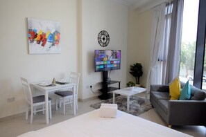 Premium bedding, down duvets, memory-foam beds, bed sheets - Comfy STU - Almultaqa Mirdif (Dubai)
