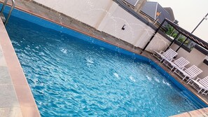 วิลล่า | สระว่ายน้ำ | สระว่ายน้ำในร่ม