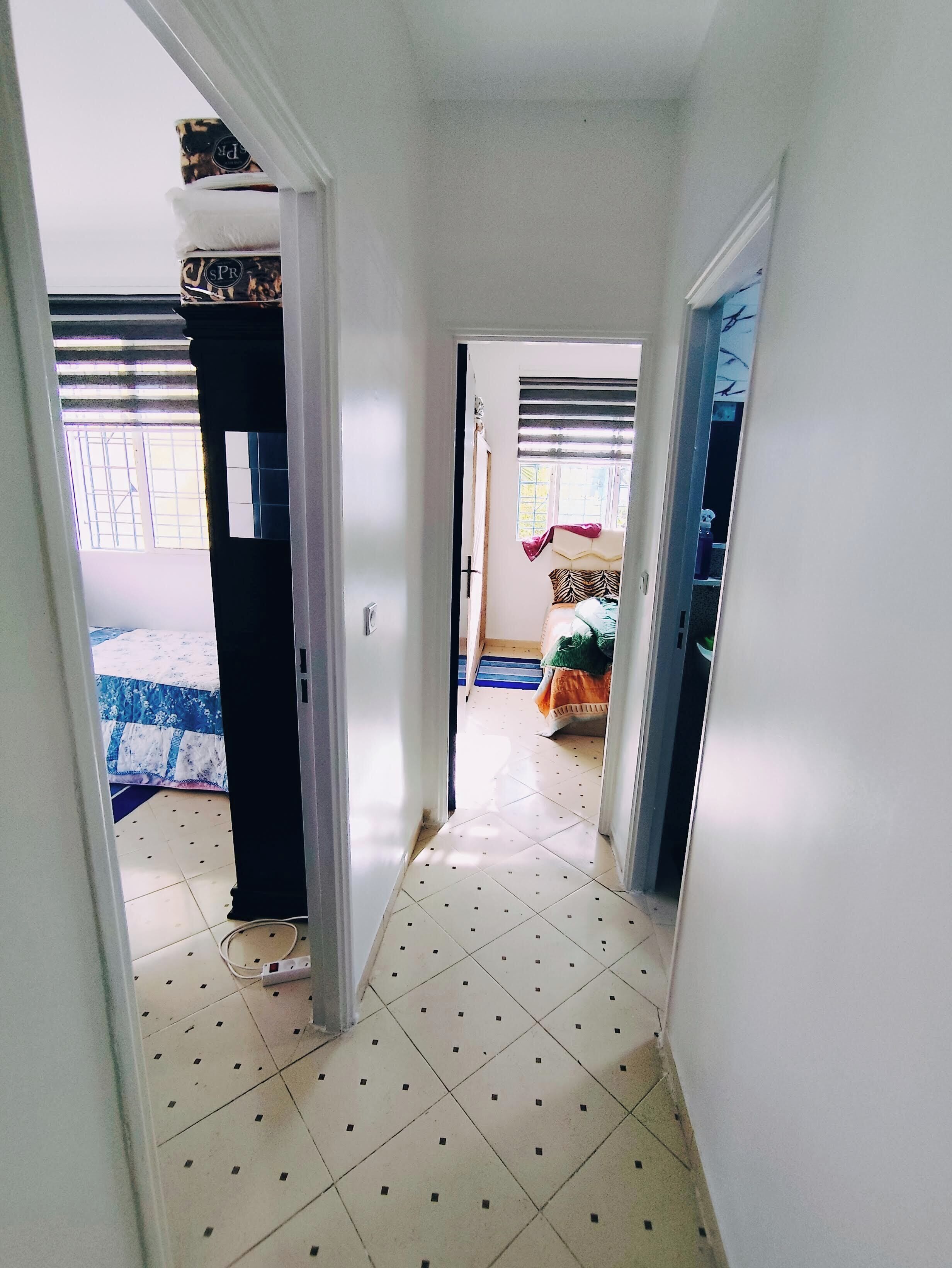 3 dormitorios, escritorio, wifi gratis y ropa de cama