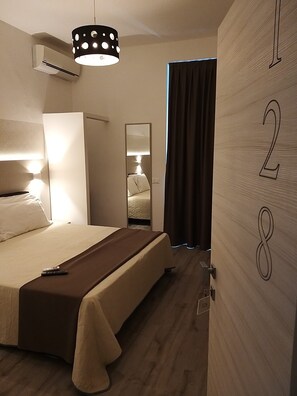 In-room safe, desk, blackout curtains, free WiFi - Hotel Ideal  (Rimini)