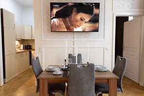 Dining - SISI Designed apartment near Schönbrunn palace (Wien)