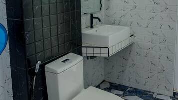 Basic Villa, 2 Bedrooms, Private Pool, Pool View | Bathroom