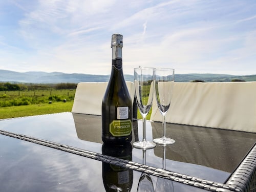 Seaside new build holiday home. Beautiful modern family home next to beach 