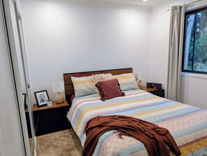 2 quartos, escrivaninha, ferros/tábuas de passar roupa, Wi-Fi