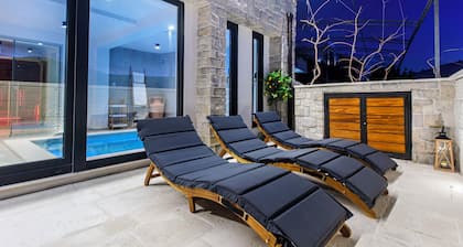 Beachfront Villa with private Indoor Pool and stunning Sea View