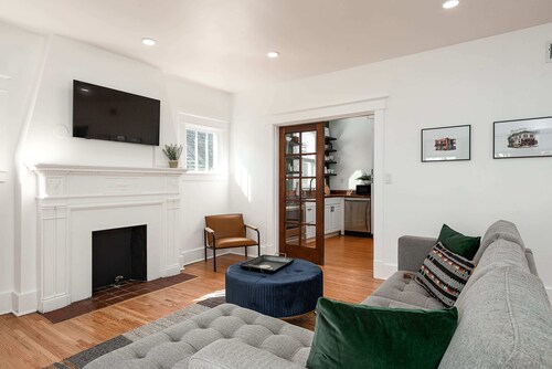 New! Charming City Condo! Walkable & Chic!