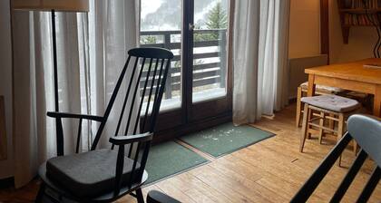 Berghütte mit Balkon, nahe Pisten und Zentrum