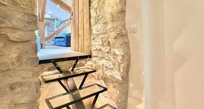 Charming 4-Bedroom Cottage with Modern Comfort