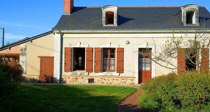 Gßte Anjou familial avec cheminée, climatisation, WIFI