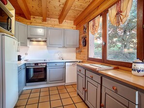 Kühlschrank, Mikrowelle, Geschirrspüler