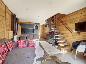 Living area - Cozy apartment in La Clusaz, perfect for 6 guests, with 3 bedrooms (La Clusaz)