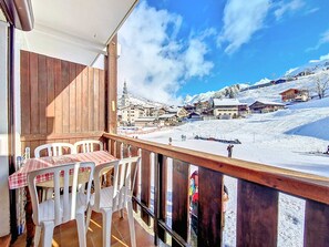 Outdoor dining - La Clusaz, Apt 6 ppl, central with Wifi (La Clusaz)