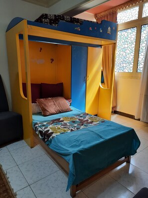 2 室のベッドルーム、WiFi