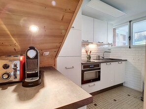 Køleskab, mikrobølgeovn, opvaskemaskine