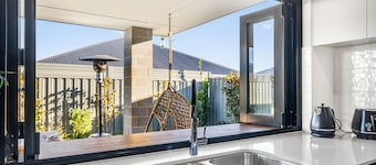 Luxurious coastal retreat by Swan BnB Management