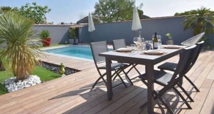 Maison avec piscine Ă 300 mĂštres de la plage et du centre